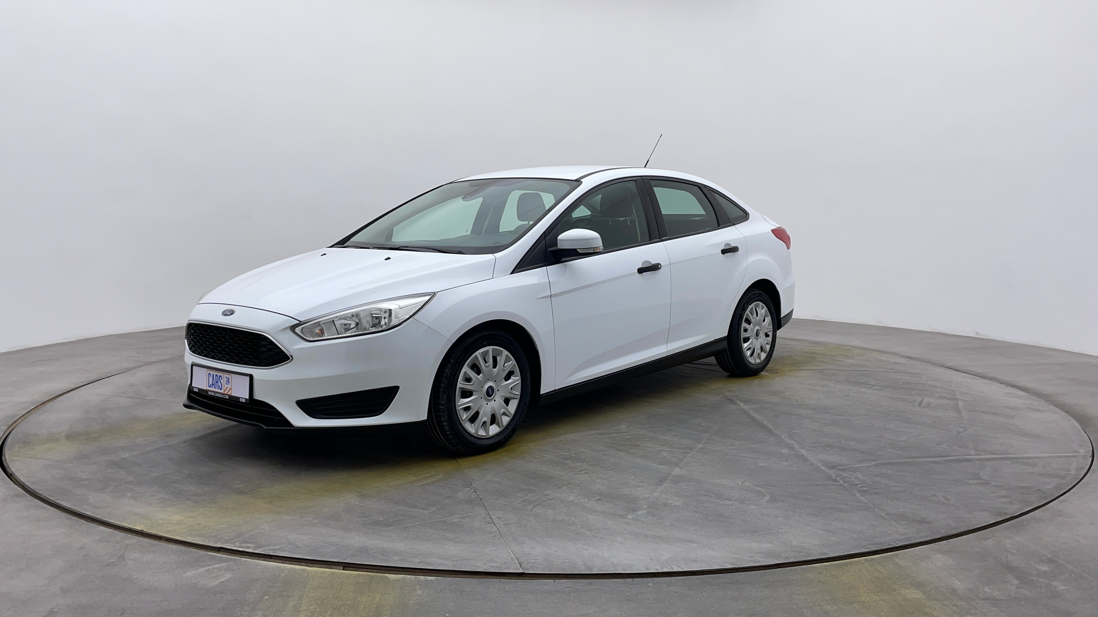 Ford Focus-Left Front Diagonal (45- Degree) View