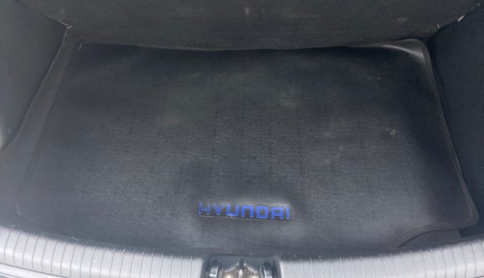 2017 Hyundai Grand i10 SPORTZ 1.2 KAPPA VTVT, Petrol, Manual, 43,605 km, Boot Inside