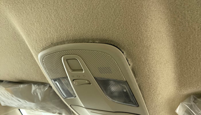 2016 Maruti Ciaz ZXI, Petrol, Manual, 35,851 km, Ceiling - Roof Lights not fixed proper