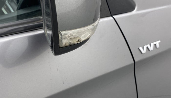 2016 Maruti Ciaz ZXI, Petrol, Manual, 35,851 km, Right rear-view mirror - Indicator light has minor damage