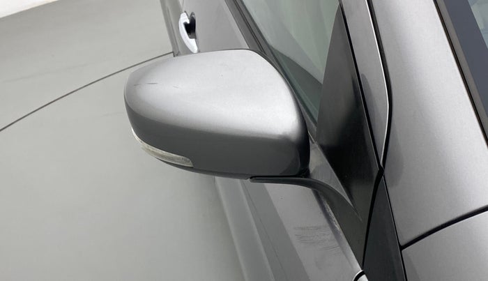 2016 Maruti Ciaz ZXI, Petrol, Manual, 35,851 km, Right rear-view mirror - Slight misalignment