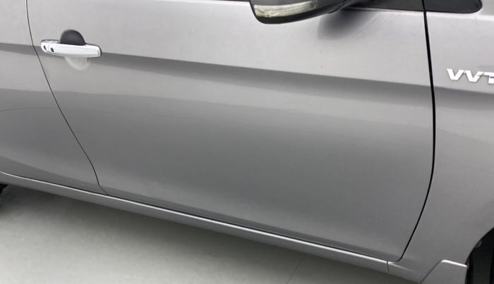 2016 Maruti Ciaz ZXI, Petrol, Manual, 35,851 km, Driver-side door - Minor scratches