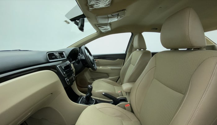 2016 Maruti Ciaz ZXI, Petrol, Manual, 35,851 km, Right Side Front Door Cabin