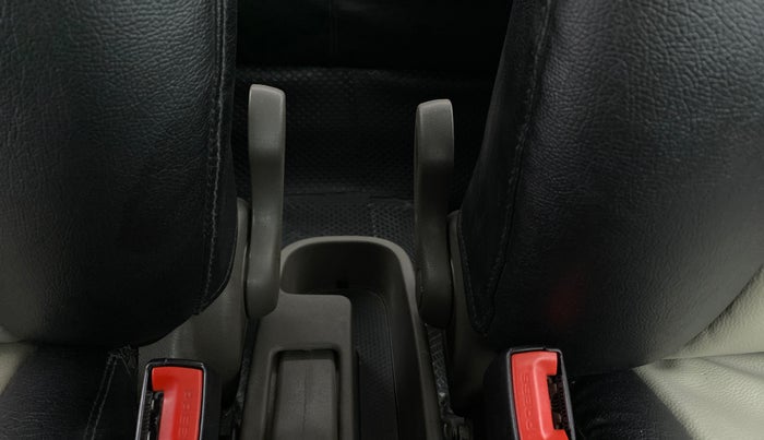 2015 Hyundai i10 SPORTZ 1.1 IRDE2, Petrol, Manual, 59,279 km, Driver Side Adjustment Panel