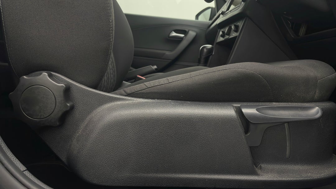 2014 Volkswagen Polo 66 Tsi Trendline, Automatic, 78794 km, Drivers Side Adjustment Panel