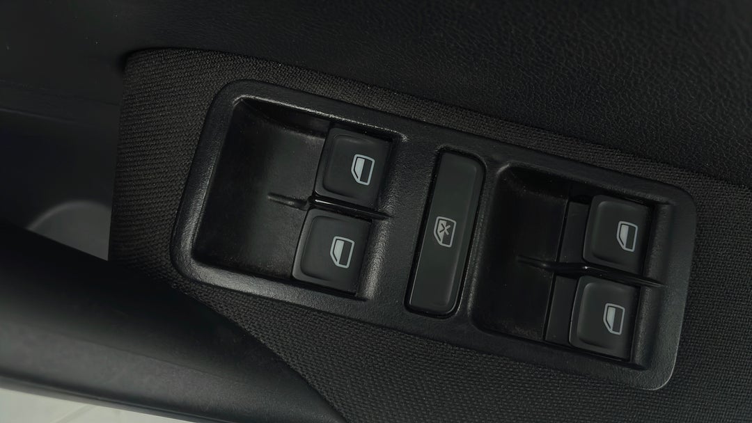 2014 Volkswagen Polo 66 Tsi Trendline, Automatic, 78794 km, Drivers Side Door Panel Controls