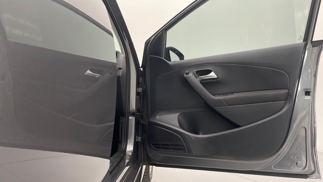 2014 Volkswagen Polo 66 Tsi Trendline, Automatic, 78794 km, Speaker View