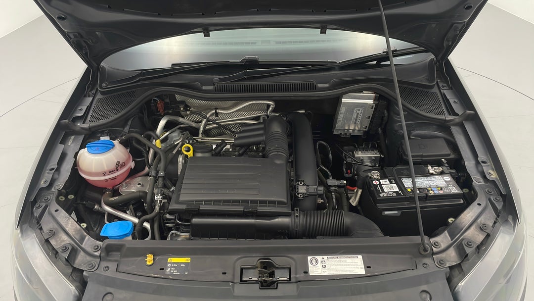 2014 Volkswagen Polo 66 Tsi Trendline, Automatic, 78794 km, Open Bonnet (Engine)