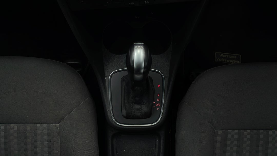 2014 Volkswagen Polo 66 Tsi Trendline, Automatic, 78794 km, Gear Lever 