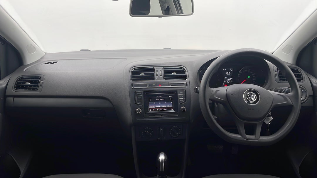 2014 Volkswagen Polo 66 Tsi Trendline, Automatic, 78794 km, Dashboard View