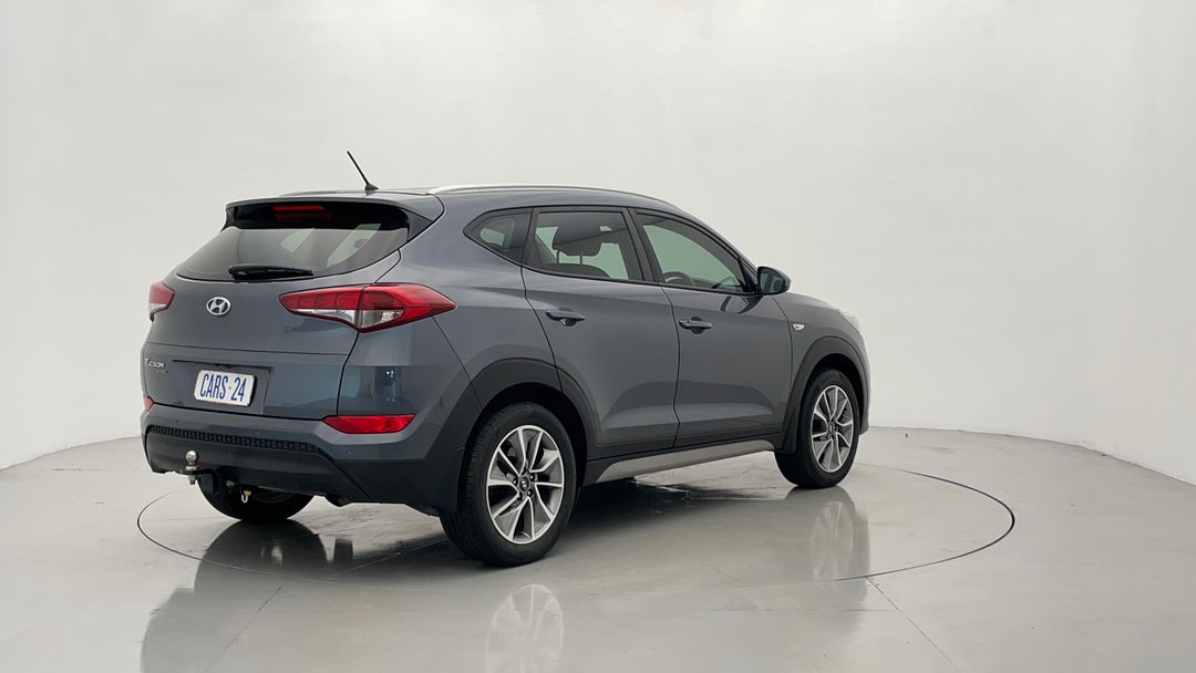 Right Back Diagonal (45- Degree) View