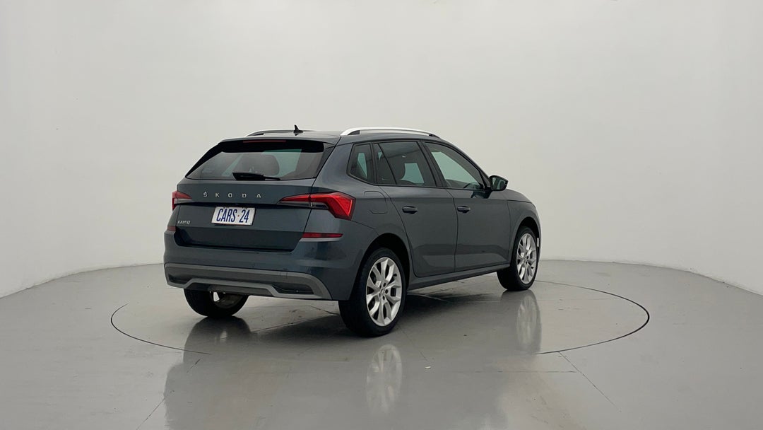 Right Back Diagonal (45- Degree) View