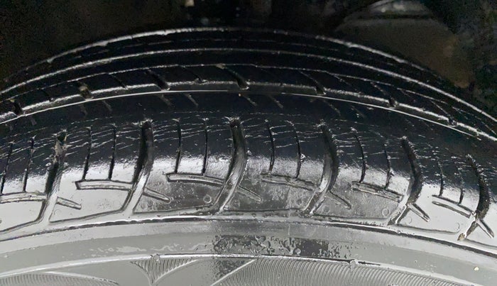 2017 Maruti Baleno SIGMA PETROL 1.2, Petrol, Manual, 26,452 km, Right Front Tyre Tread