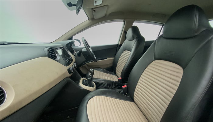 2017 Hyundai Grand i10 MAGNA 1.2 VTVT, CNG, Manual, 33,785 km, Right Side Front Door Cabin