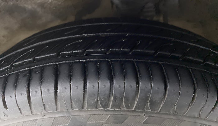 2016 Maruti Alto 800 LXI, Petrol, Manual, 89,356 km, Left Front Tyre Tread
