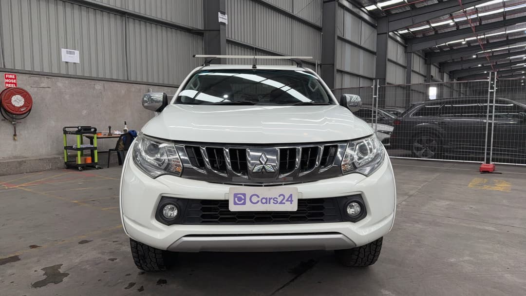 2017 Mitsubishi Triton Gls (4x4), Manual, 173564 km, Front View