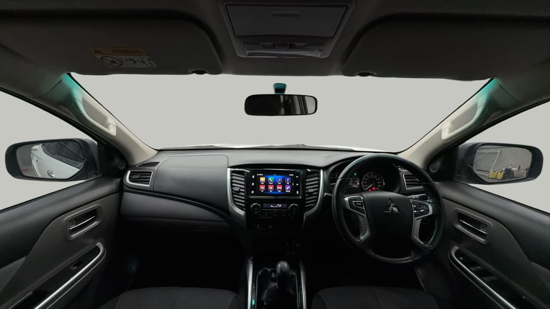 2017 Mitsubishi Triton Gls (4x4), Manual, 173564 km, Dashboard View
