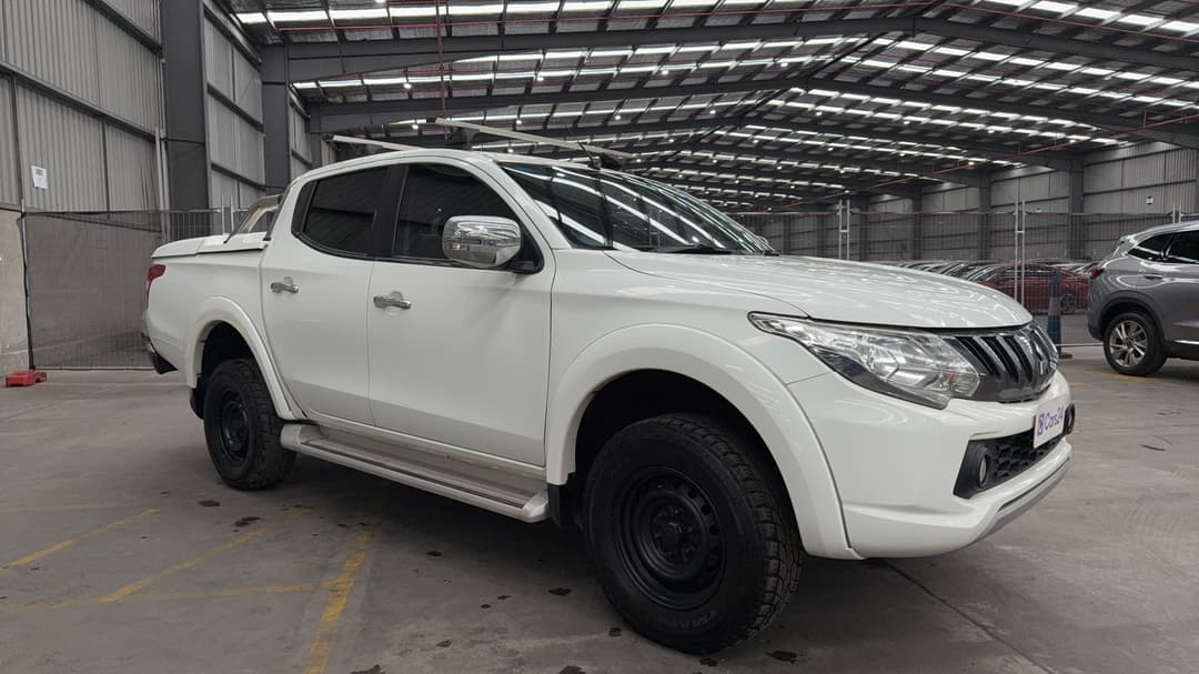 2017 Mitsubishi Triton Gls (4x4), Manual, 173564 km, Right Front Diagonal (45- Degree) View