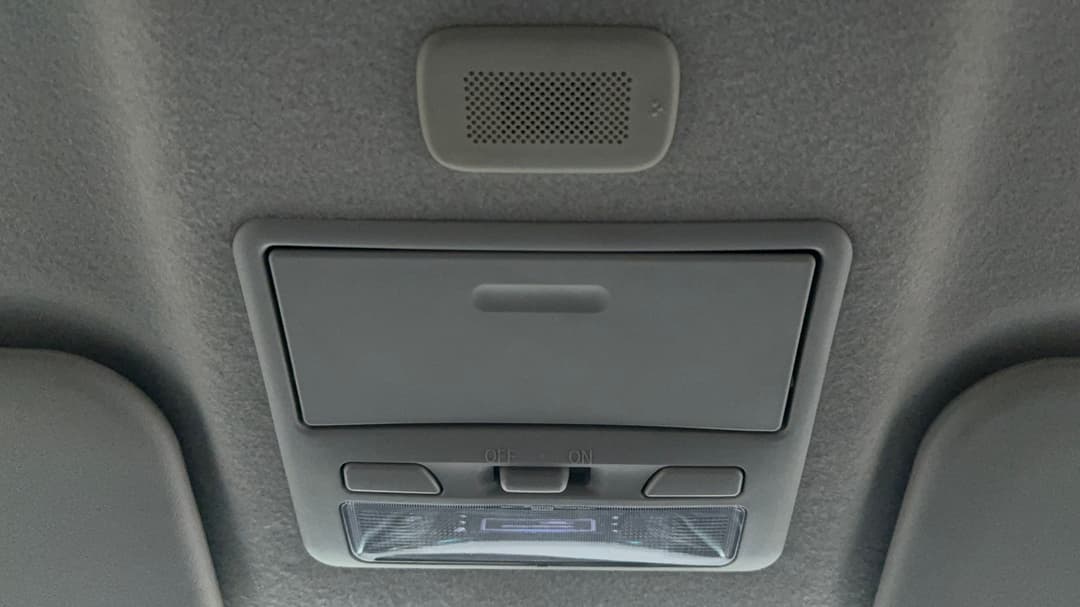 2017 Mitsubishi Triton Gls (4x4), Manual, 173564 km, On-Roof Controls/Sunglass holder