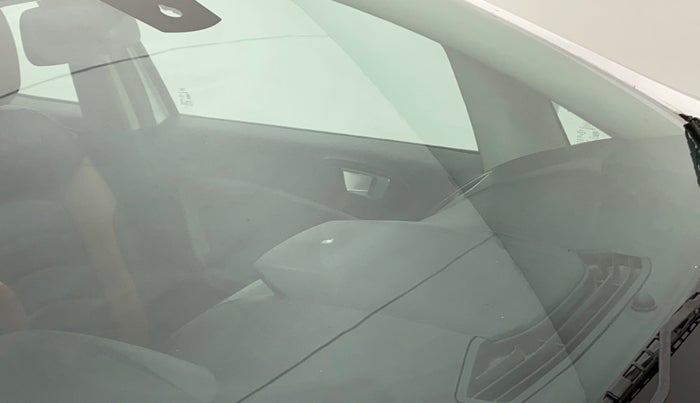 2015 Ford Ecosport TITANIUM 1.5L DIESEL, Diesel, Manual, 1,05,117 km, Front windshield - Minor spot on windshield