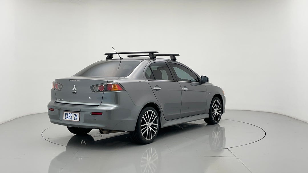 Right Back Diagonal (45- Degree) View