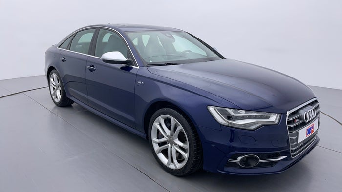 2015 AUDI S6-Right Front Diagonal (45- Degree) View