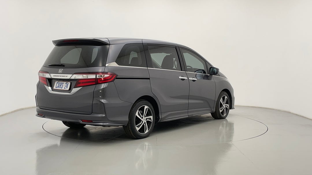 Right Back Diagonal (45- Degree) View