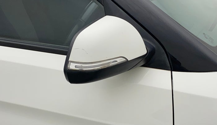 2018 Hyundai Creta SX PLUS AT 1.6 PETROL, Petrol, Automatic, 1,15,742 km, Right rear-view mirror - Indicator light has minor damage