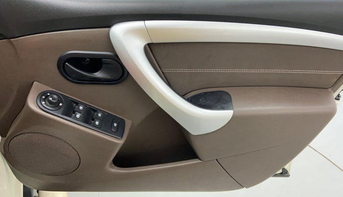 2016 Renault Duster RXL PETROL 104, Petrol, Manual, 50,154 km, Driver Side Door Panels Controls