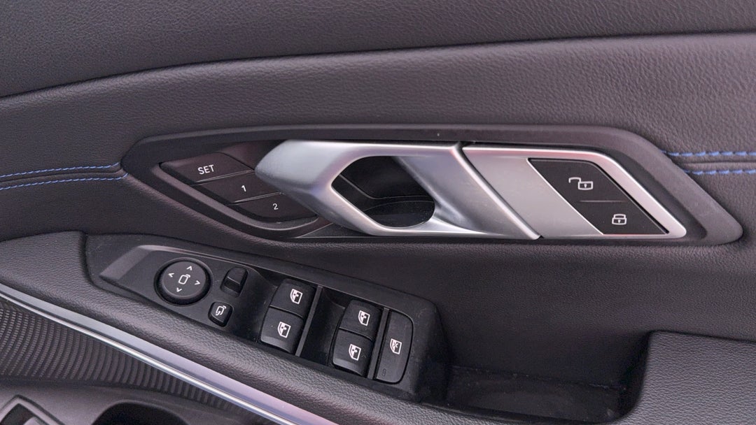 2021 BMW 3 20i M Sport, Automatic, 75322 km, Drivers Side Door Panel Controls