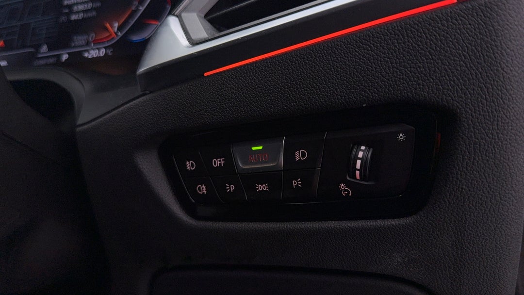 2021 BMW 3 20i M Sport, Automatic, 75322 km, Utility Switches/Buttons