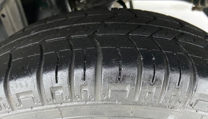 2017 Maruti Alto 800 LXI, Petrol, Manual, 9,958 km, Left Rear Tyre Tread