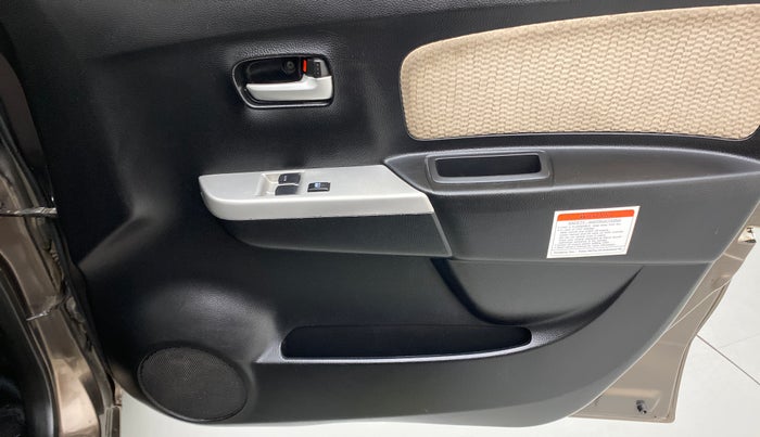 2017 Maruti Wagon R 1.0 LXI CNG, CNG, Manual, 25,668 km, Driver Side Door Panels Control