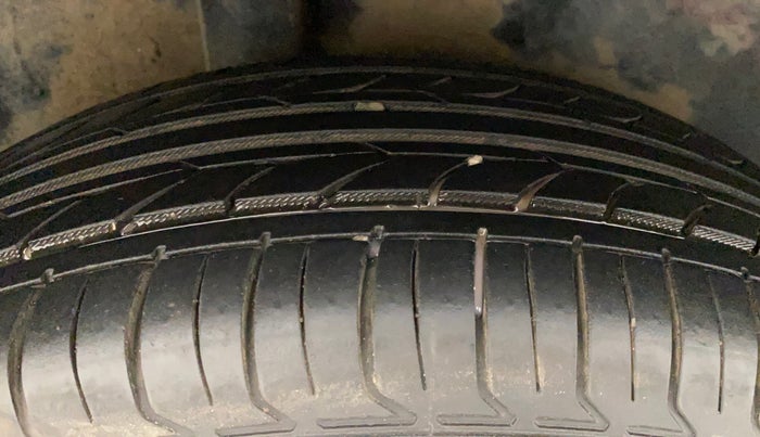 2014 Maruti Ritz ZDI, Diesel, Manual, 91,045 km, Left Front Tyre Tread