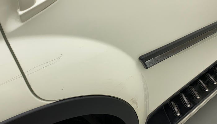 2019 Mahindra XUV500 W7, Diesel, Manual, 25,899 km, Right rear door - Minor scratches