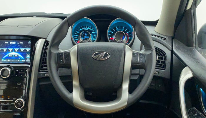 2019 Mahindra XUV500 W7, Diesel, Manual, 25,899 km, Steering Wheel Close Up