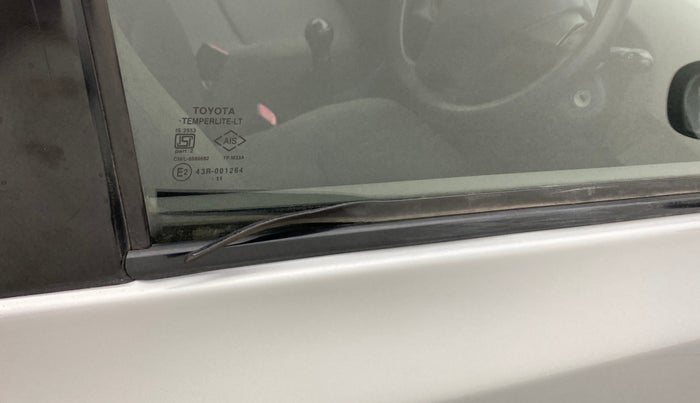 2011 Toyota Etios G, Petrol, Manual, 23,051 km, Driver-side door - Weather strip has minor damage