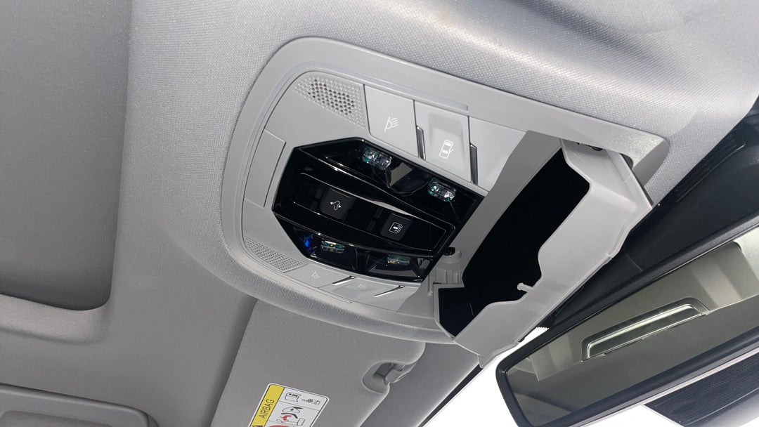 On-Roof Controls/Sunglass holder