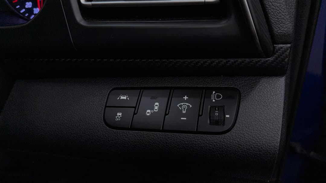 2019 Hyundai Elantra Sport Premium (black), Automatic, 93922 km, Utility Switches/Buttons