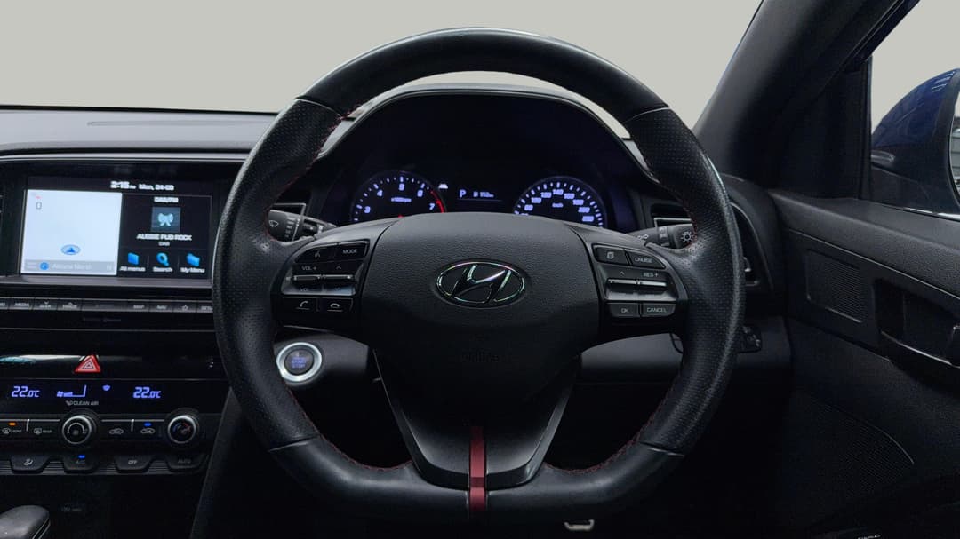 2019 Hyundai Elantra Sport Premium (black), Automatic, 93922 km, Steering Wheel Close-up
