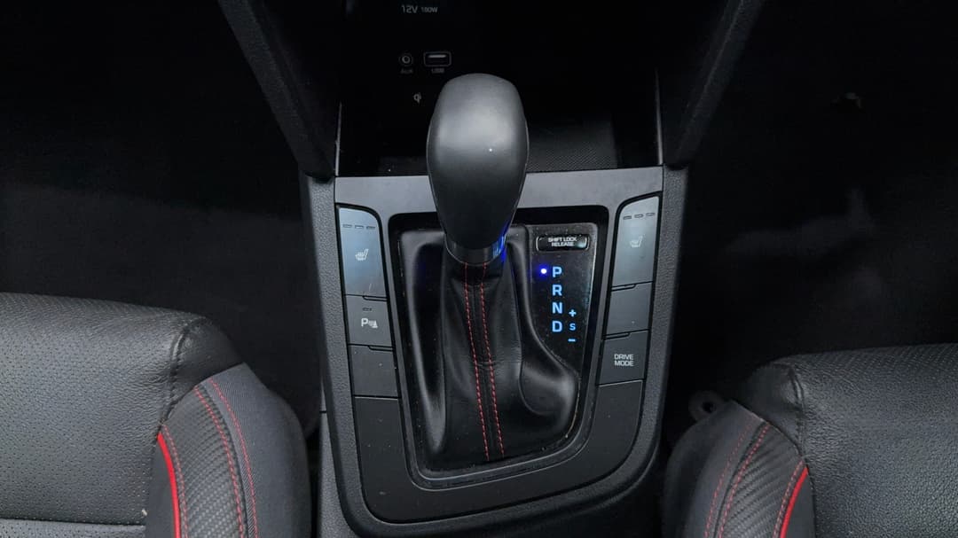 2019 Hyundai Elantra Sport Premium (black), Automatic, 93922 km, Gear Lever 