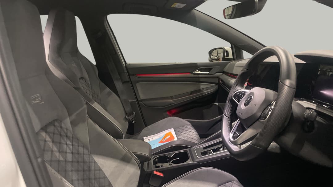 2021 Volkswagen Golf 110tsi R-line, Automatic, 20533 km, Right Side Front Door Cabin View