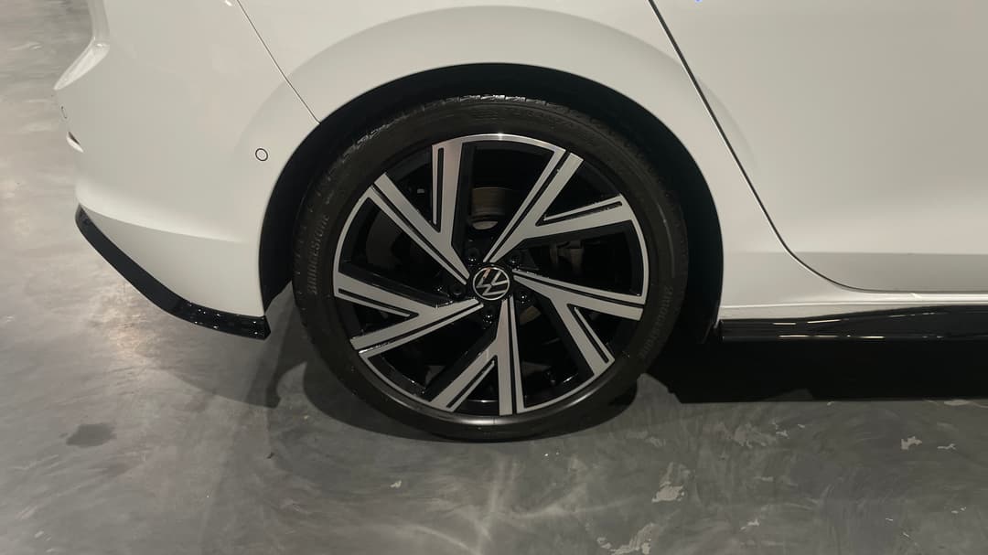 2021 Volkswagen Golf 110tsi R-line, Automatic, 20533 km, Right Rear Wheel