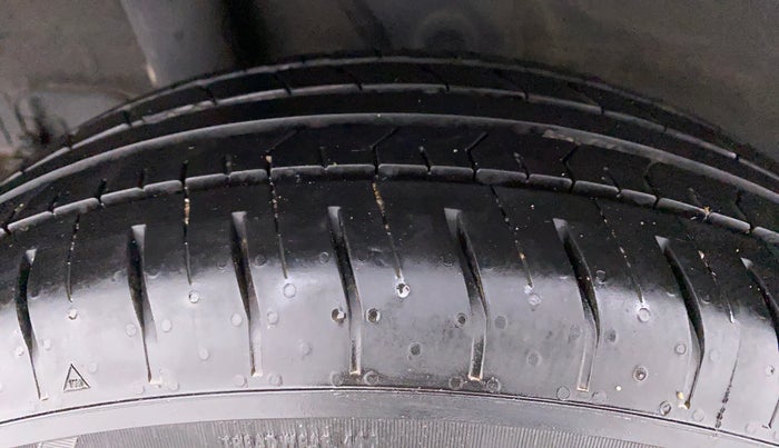2019 Hyundai VENUE S MT 1.2 KAPPA, Petrol, Manual, 9,852 km, Right Rear Tyre Tread