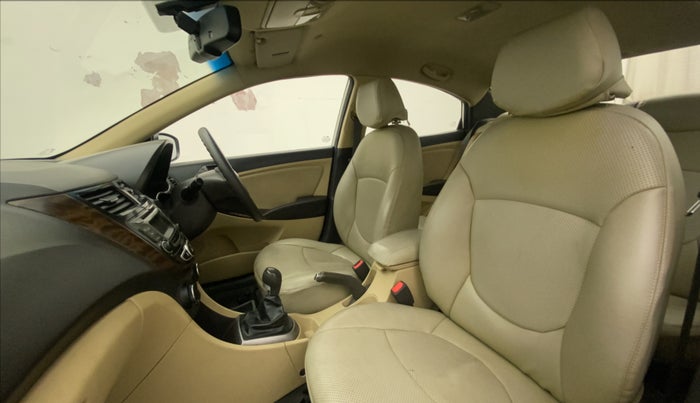 2015 Hyundai Verna FLUIDIC 4S 1.6 VTVT S(O), Petrol, Manual, 64,530 km, Right Side Front Door Cabin