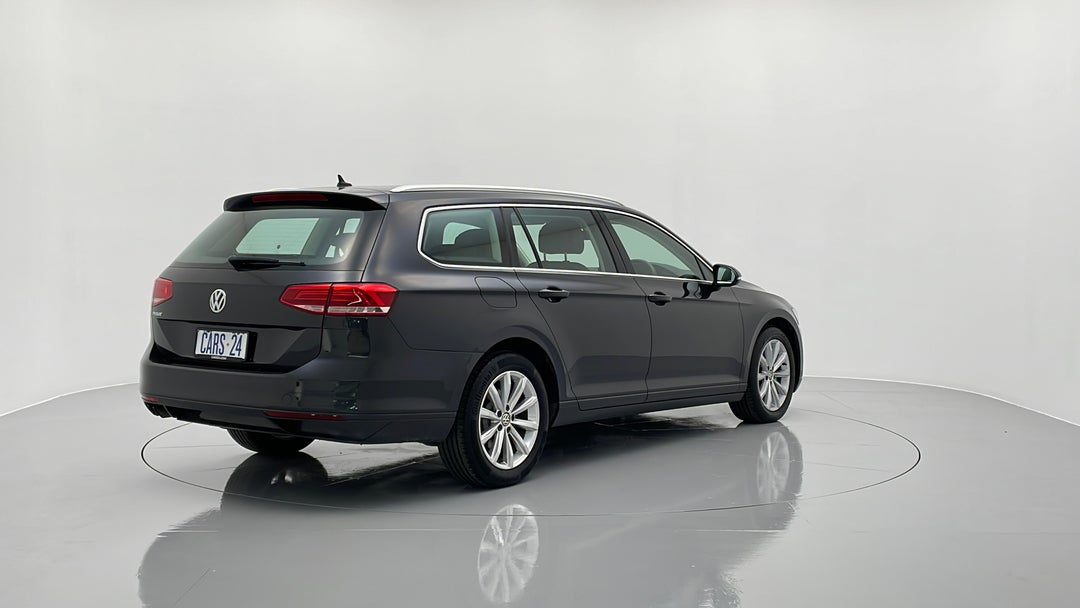 Right Back Diagonal (45- Degree) View