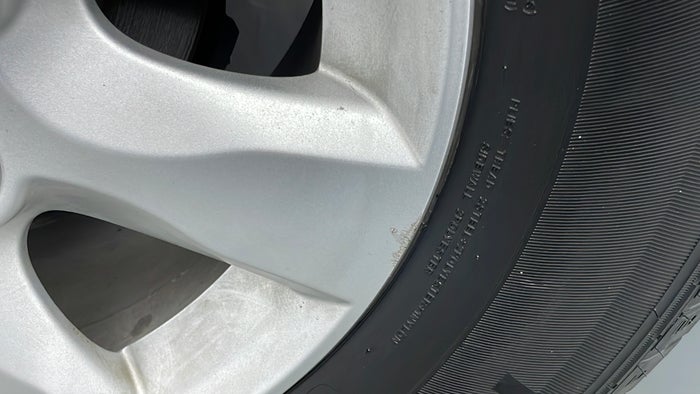 MITSUBISHI PAJERO-Alloy Wheel LHS Rear Scratch