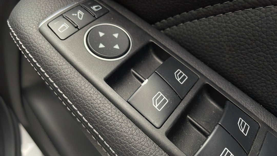 Doors Front RHS Chip