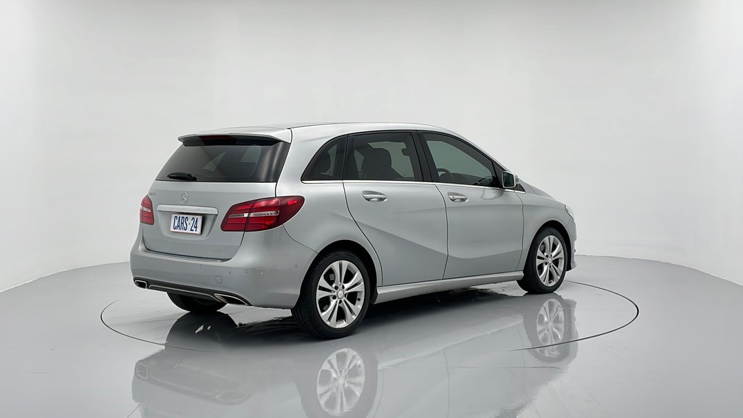 Right Back Diagonal (45- Degree) View