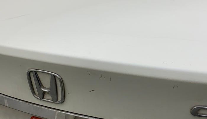 2016 Honda City 1.5L I-VTEC SV, CNG, Manual, 68,878 km, Dicky (Boot door) - Minor scratches